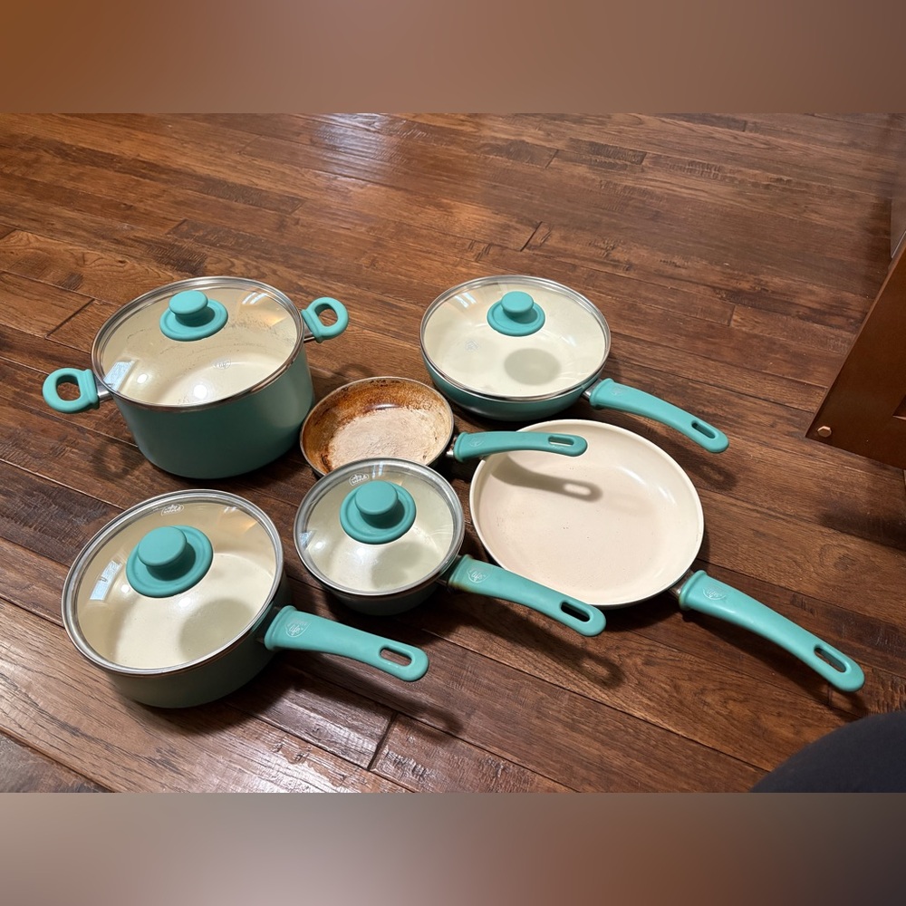 Teal green life Cookware Set with Lids